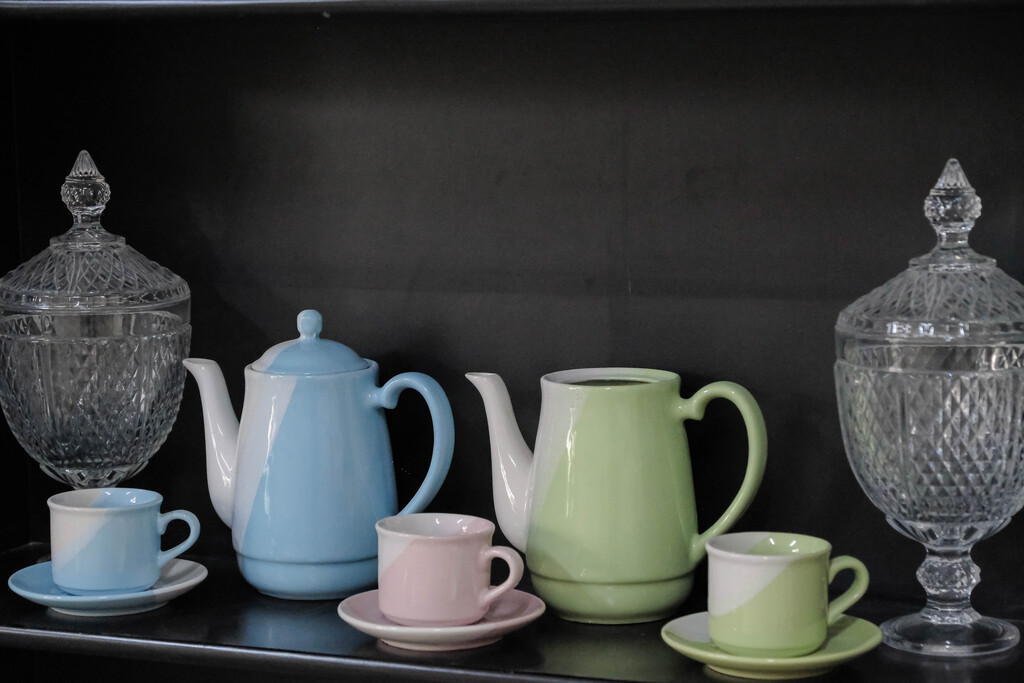 Ceramic Tableware - Complete Set